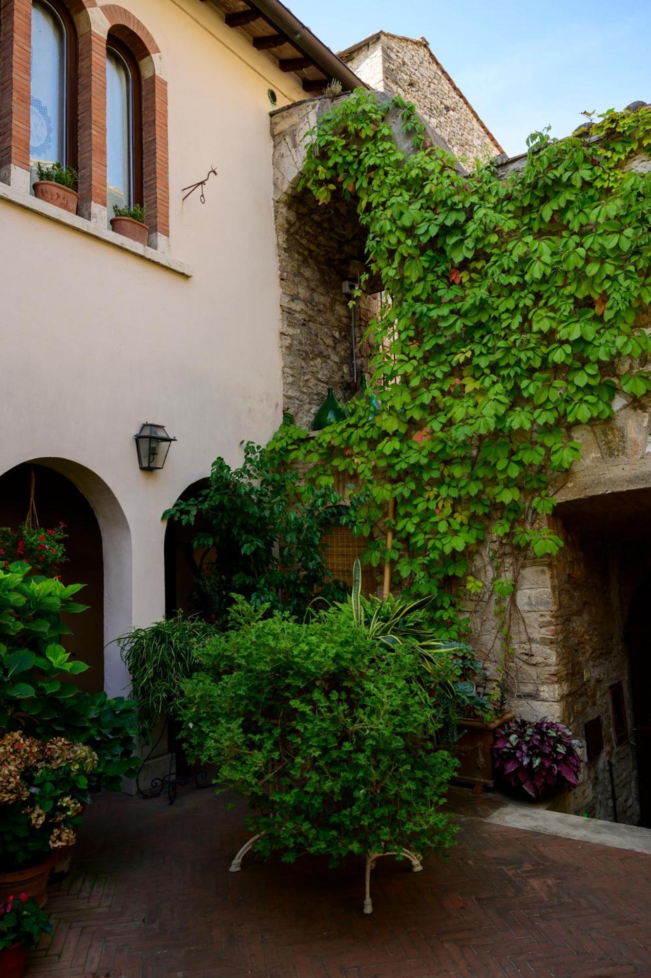 Mimma Bed&Flavour Bed and Breakfast Narni Exteriör bild
